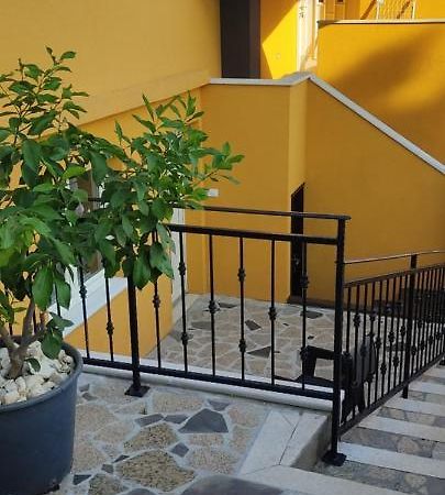 Apartments Sandra Vrsar Exterior photo