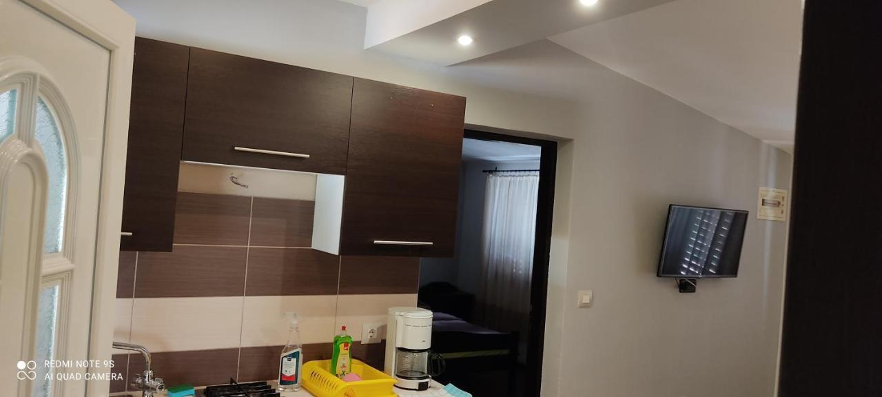 Apartments Sandra Vrsar Exterior photo