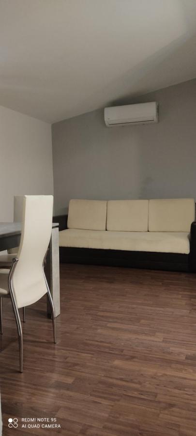 Apartments Sandra Vrsar Exterior photo