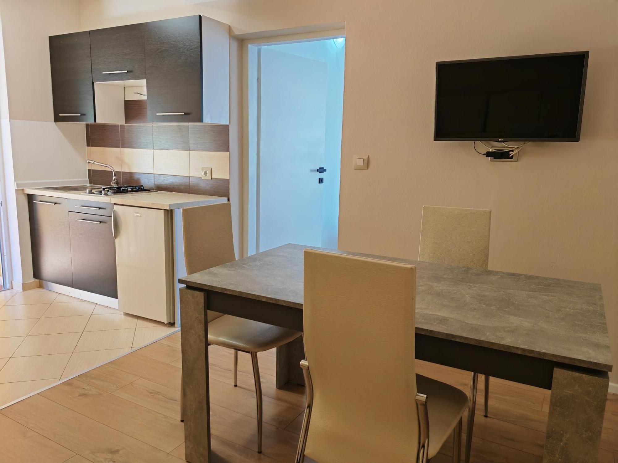 Apartments Sandra Vrsar Exterior photo